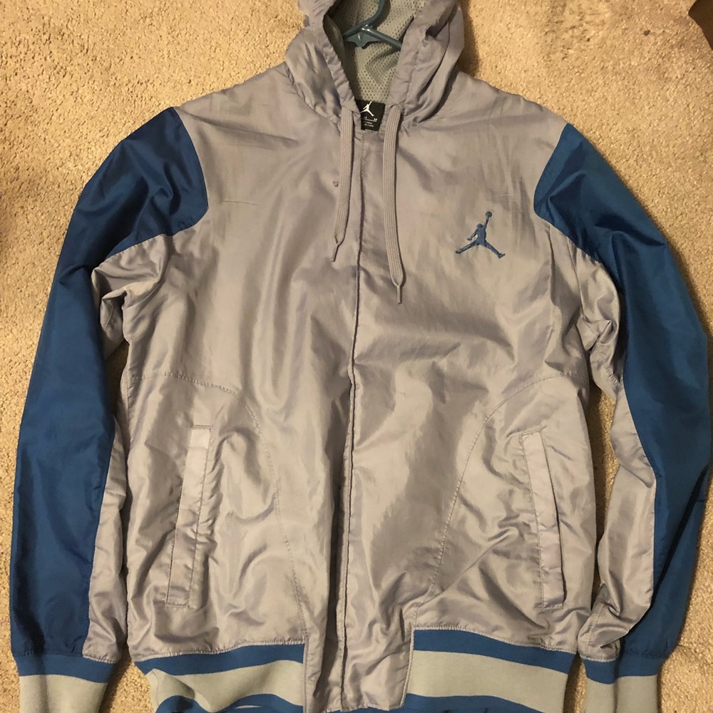 Jackets and sweatshirts size Medium and Large